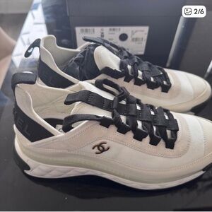 CHANEL Women's CC Logo Sneakers
Size 9 (EU 40) NWT white & Black Luxury Trainer